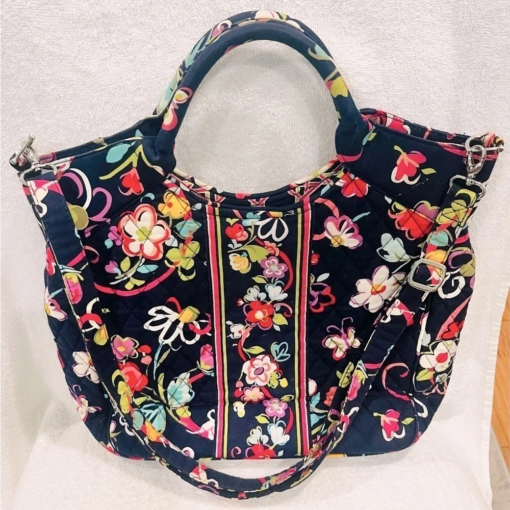 Vera Bradley ribbons magnetic closure purse